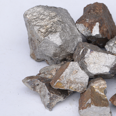 I feti uniscono in lega la forma di titanio del blocchetto/grumo del ferro del metallo di Ferrotitanium 70